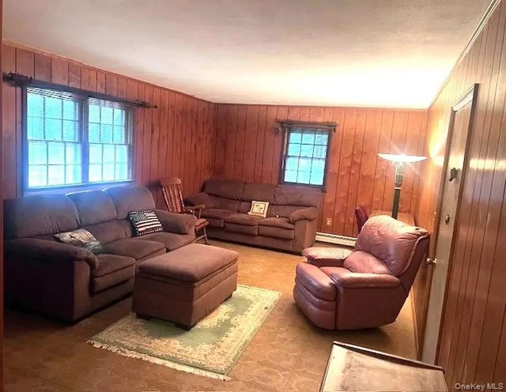 37 Sunset Drive Shirley NY 11967