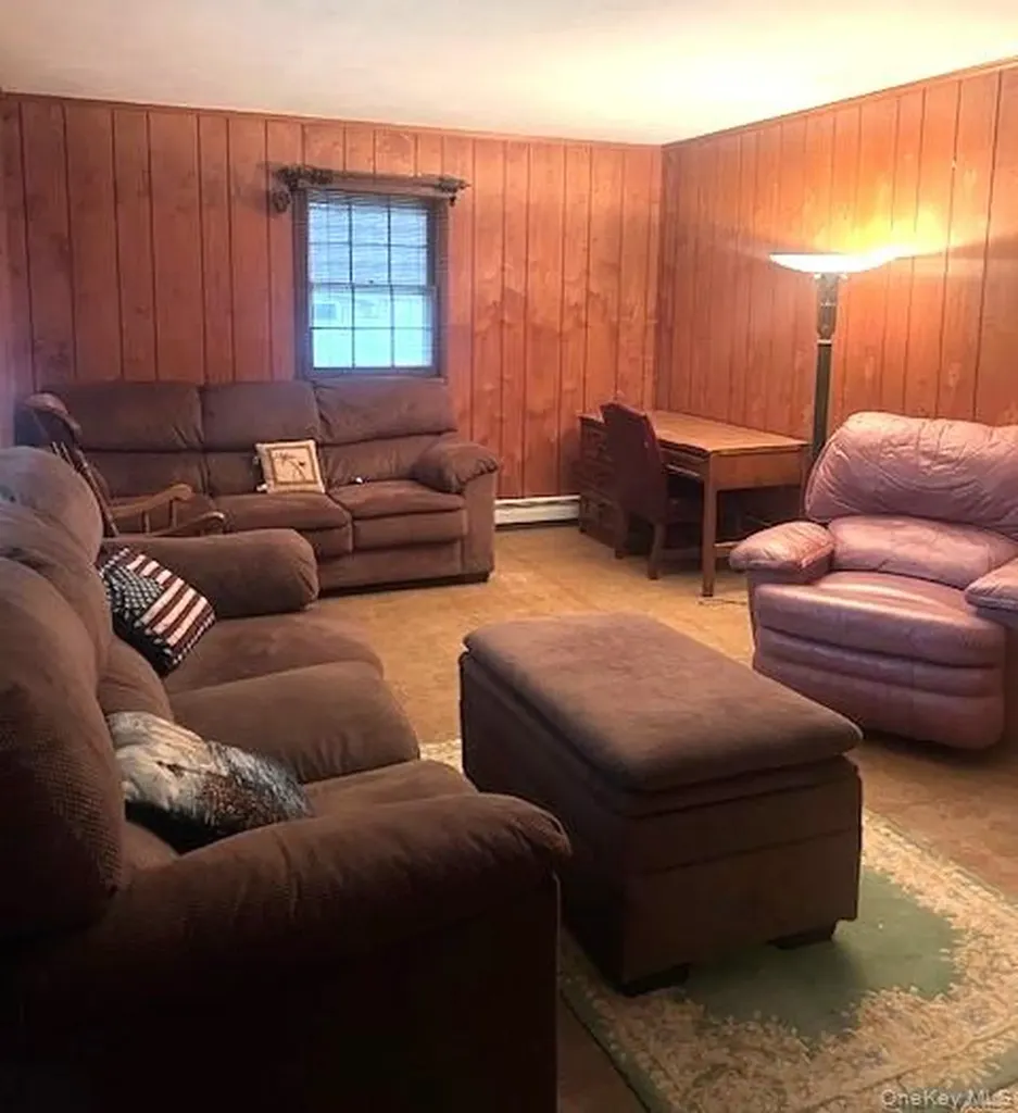 37 Sunset Drive Shirley NY 11967