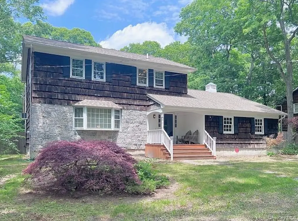37 Sunset Drive Shirley NY 11967