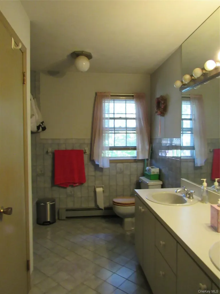 37 Sunset Drive Shirley NY 11967