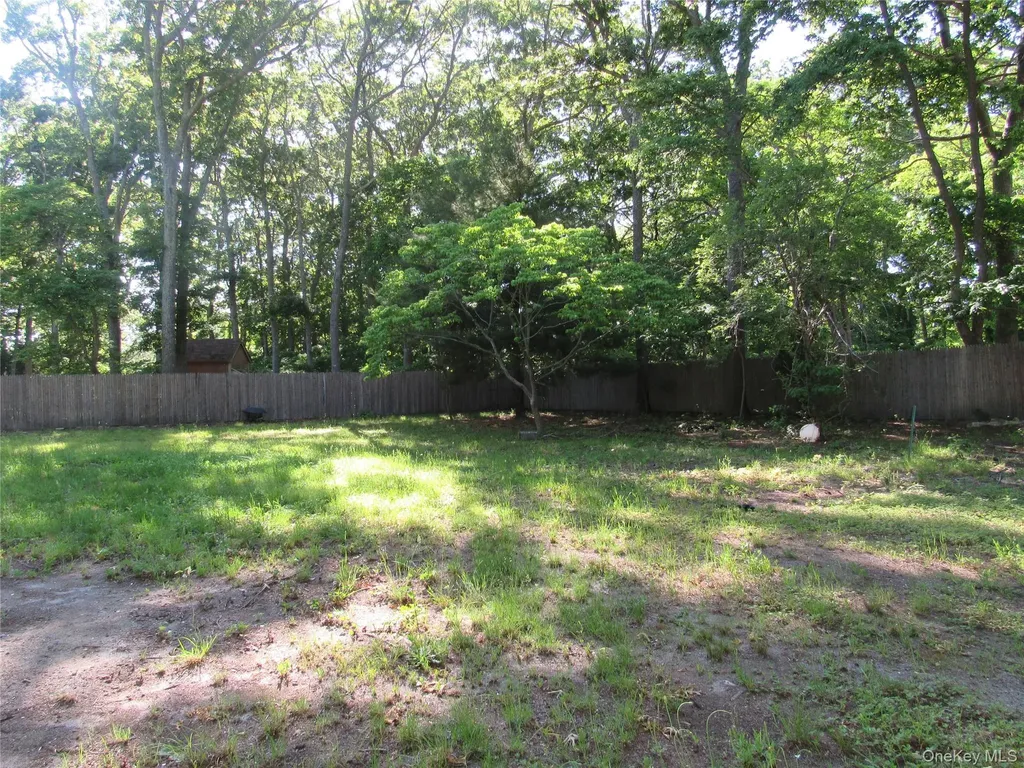 37 Sunset Drive Shirley NY 11967