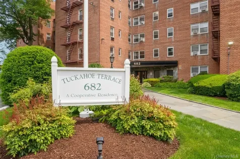 682 Tuckahoe Road Yonkers NY 10710