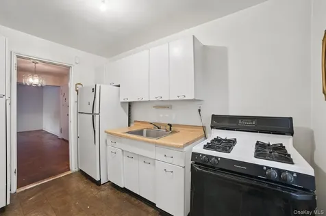 682 Tuckahoe Road Yonkers NY 10710