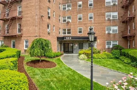 682 Tuckahoe Road Yonkers NY 10710