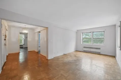 682 Tuckahoe Road Yonkers NY 10710