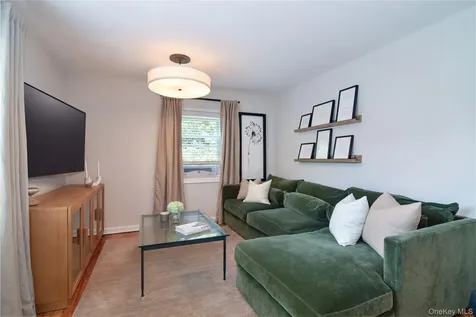 330 S Broadway Tarrytown NY 10591