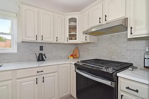 330 S Broadway Tarrytown NY 10591