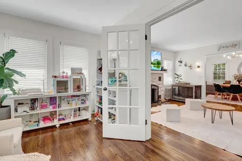 147 Locust Avenue Babylon NY 11702