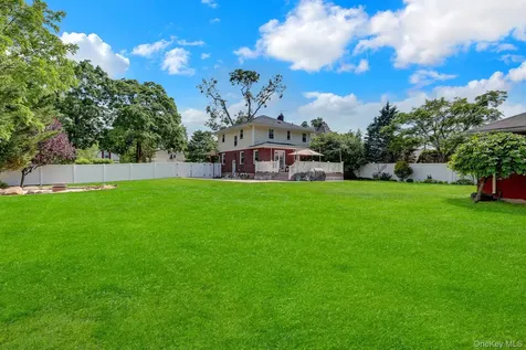 147 Locust Avenue Babylon NY 11702