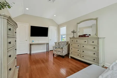 20 Knox Road Eastchester NY 10709