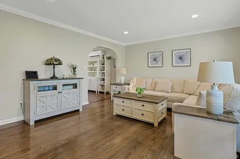 20 Knox Road Eastchester NY 10709