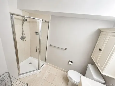 40 Waterside Close Eastchester NY 10709
