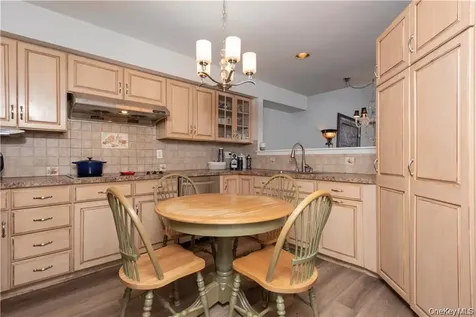 40 Waterside Close Eastchester NY 10709