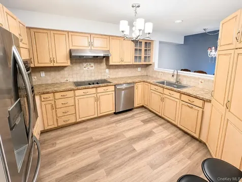 40 Waterside Close Eastchester NY 10709