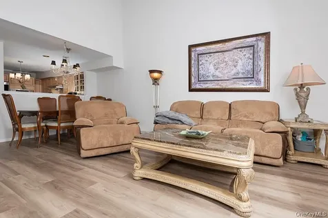 40 Waterside Close Eastchester NY 10709