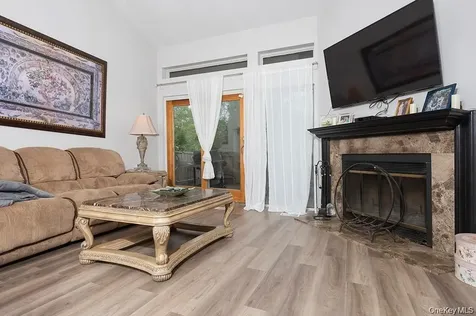 40 Waterside Close Eastchester NY 10709
