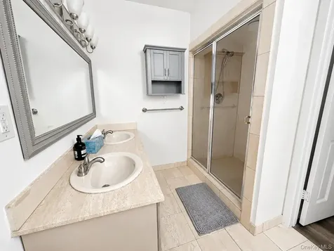 40 Waterside Close Eastchester NY 10709