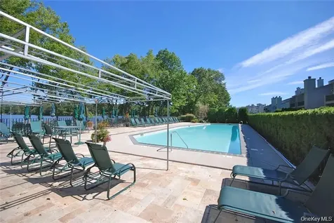 40 Waterside Close Eastchester NY 10709