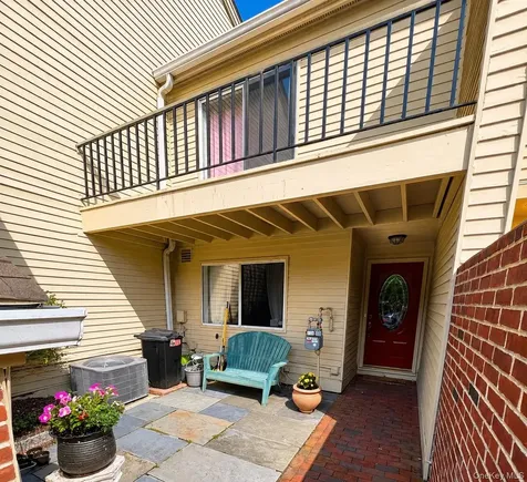 40 Waterside Close Eastchester NY 10709