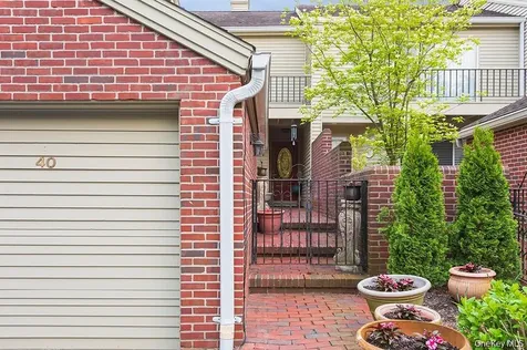 40 Waterside Close Eastchester NY 10709