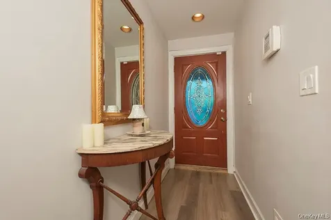 40 Waterside Close Eastchester NY 10709