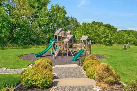 27 Wild Turkey Lane Rock Tavern NY 12575