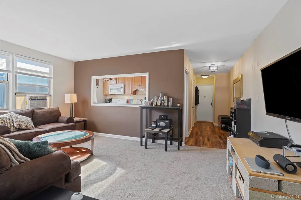 6 Bryant Crescent White Plains NY 10605