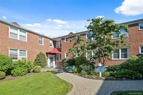 6 Bryant Crescent White Plains NY 10605