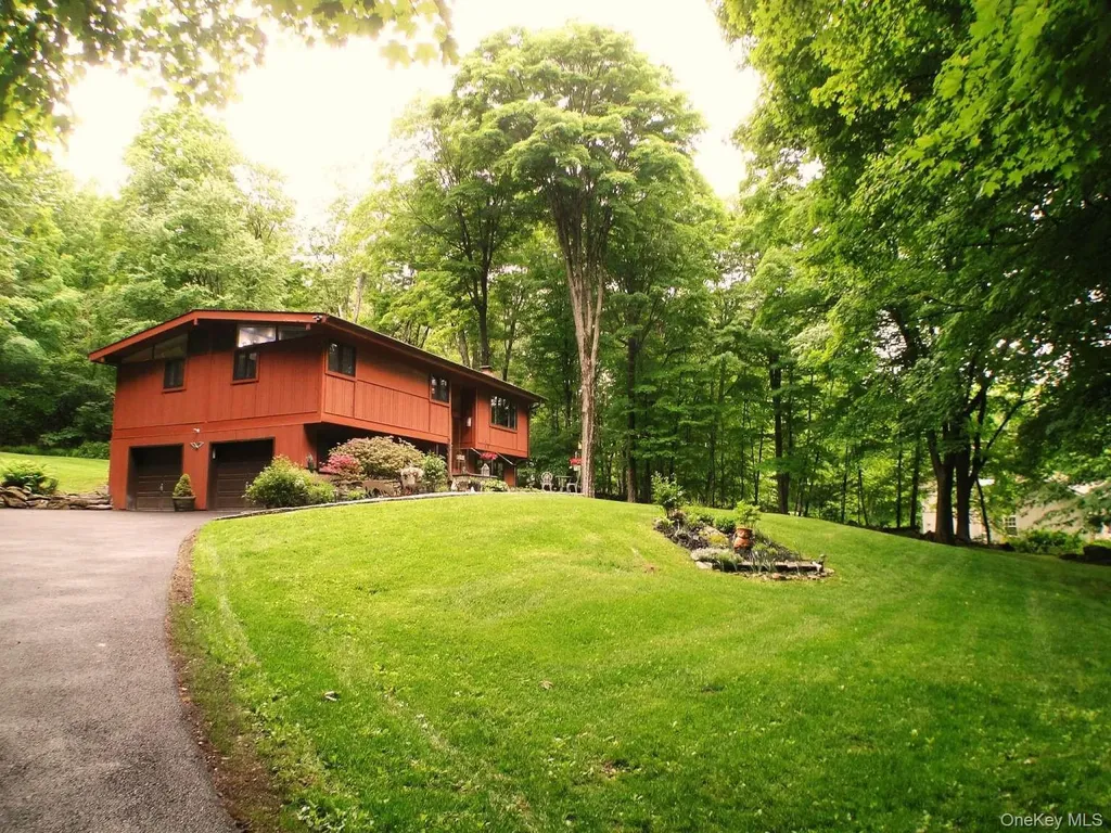 25 Ponderosa Road Carmel NY 10512