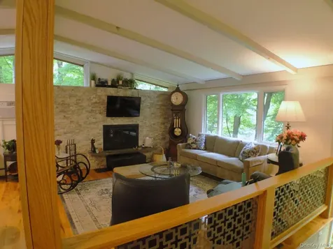 25 Ponderosa Road Carmel NY 10512
