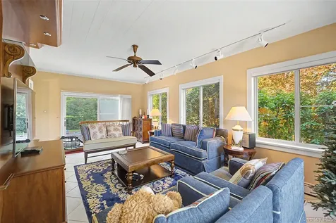 23 Townsend Road Glen Cove NY 11542