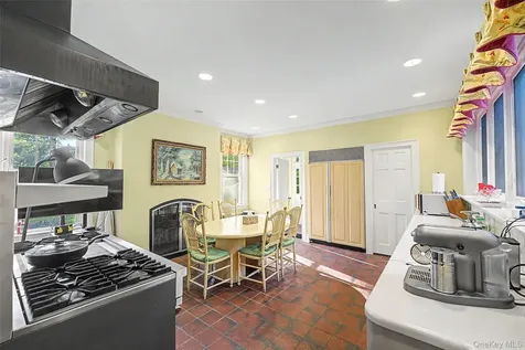 23 Townsend Road Glen Cove NY 11542