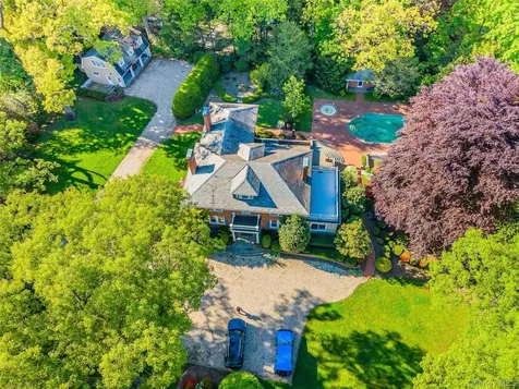 23 Townsend Road Glen Cove NY 11542