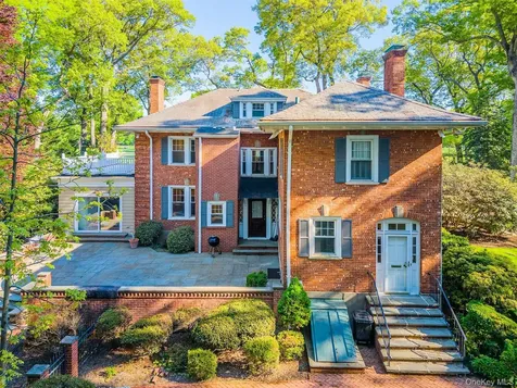 23 Townsend Road Glen Cove NY 11542