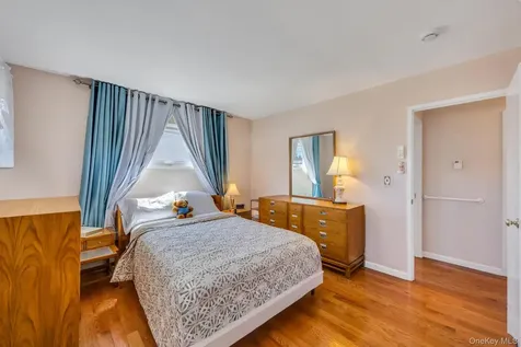 122 Lambert Avenue Farmingdale NY 11735