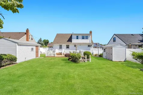 122 Lambert Avenue Farmingdale NY 11735