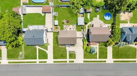 122 Lambert Avenue Farmingdale NY 11735