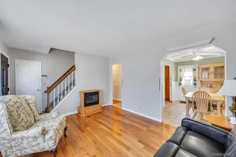 122 Lambert Avenue Farmingdale NY 11735