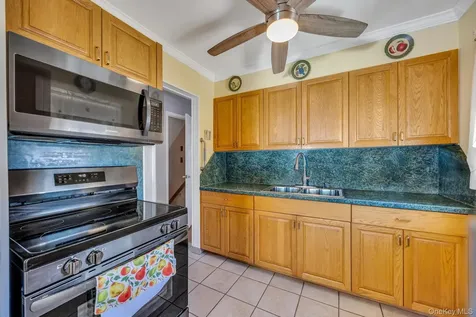 122 Lambert Avenue Farmingdale NY 11735