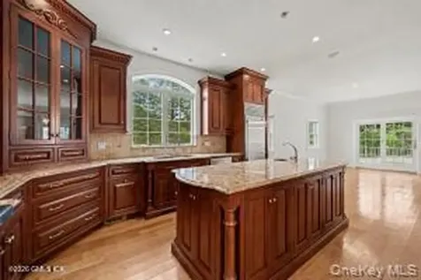 52 Francis Lane Greenwich CT 06831