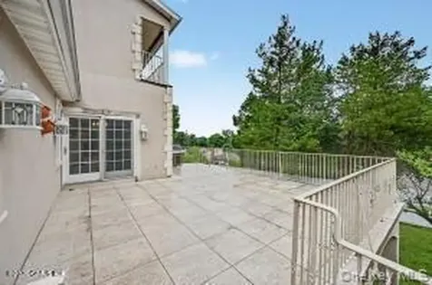 52 Francis Lane Greenwich CT 06831