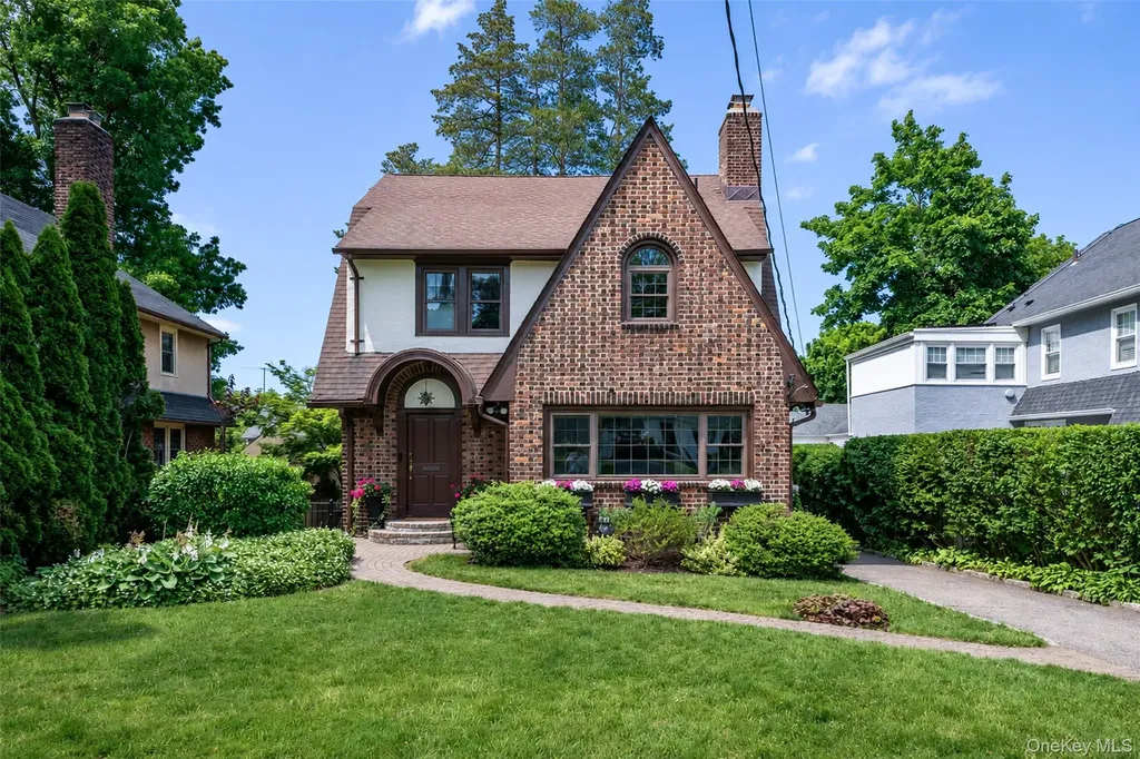 17 Bonnett Avenue Larchmont NY 10538