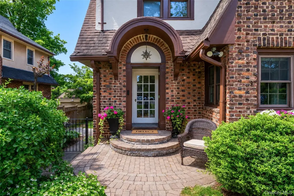 17 Bonnett Avenue Larchmont NY 10538