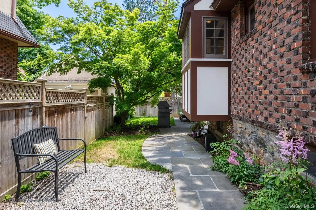 17 Bonnett Avenue Larchmont NY 10538