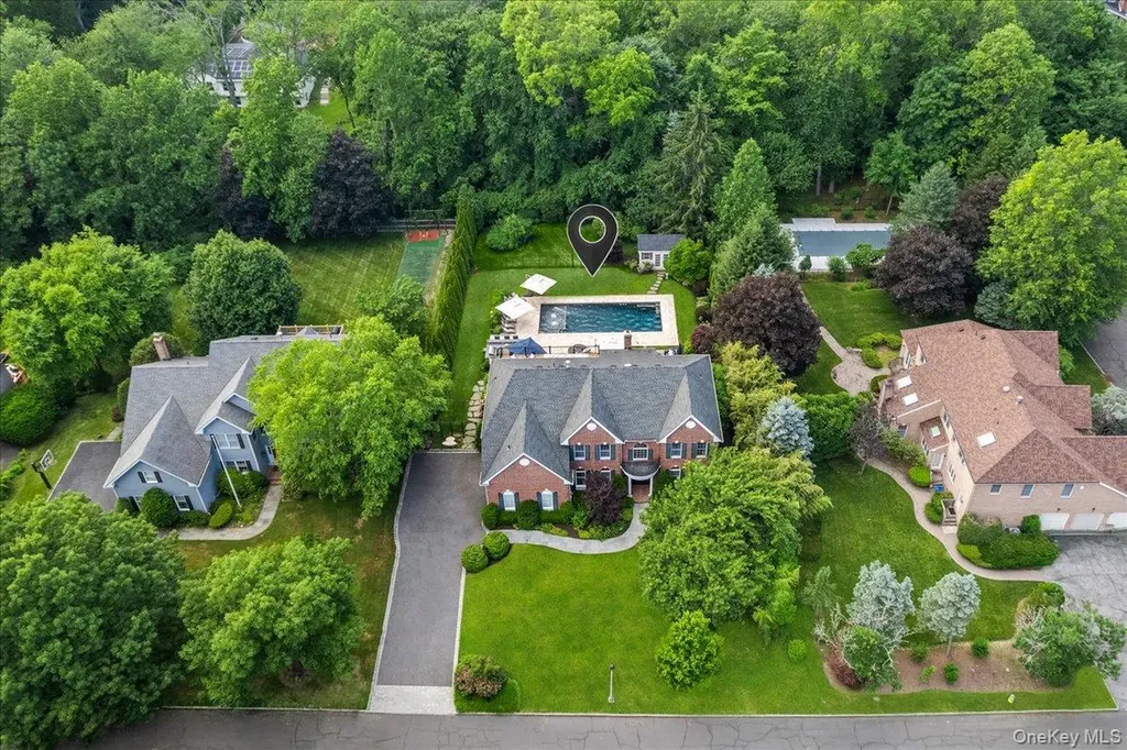 32 Rolling Ridge Road White Plains NY 10605