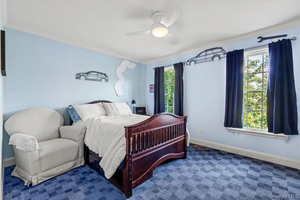 32 Rolling Ridge Road White Plains NY 10605