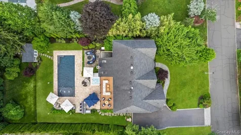 32 Rolling Ridge Road White Plains NY 10605