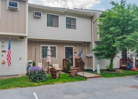 6702 Chelsea Cove N Hopewell Junction NY 12533