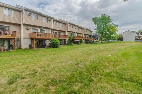 6702 Chelsea Cove N Hopewell Junction NY 12533