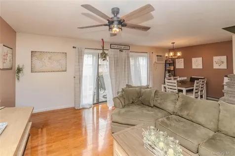 6702 Chelsea Cove N Hopewell Junction NY 12533